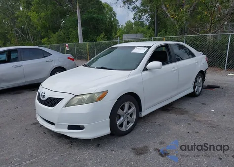 2007 Toyota Camry Se z USA, uszkodzony, nr VIN 4T1BE46K27U604898